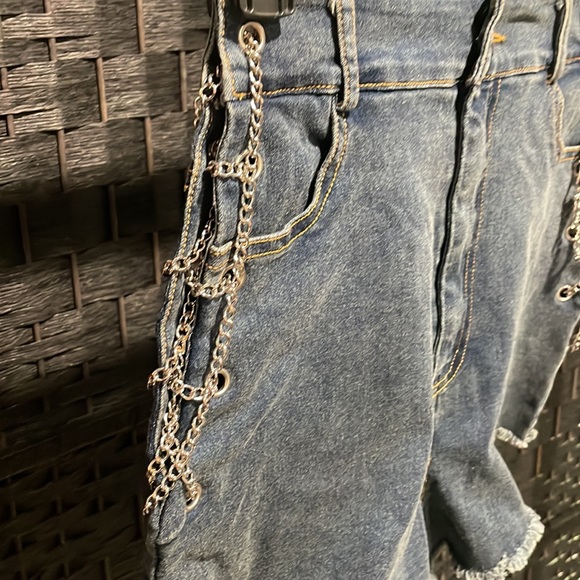 Wildcat womens short denim shorts chain slit sides stretch denim shorts - Picture 4 of 12